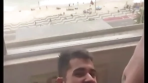 Mamando com gosto essa piroca de 27 cm com essa vista linda da praia (completo hardly ever red)