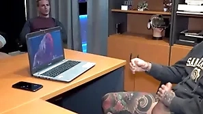 Boss got caught masturbating with the addition of voyeur co-workers joined him