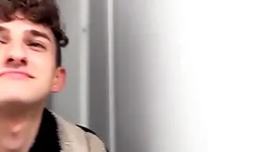 Slim dude doesn't need immensely just about get convinved just about get fucked by a horny suppliant he just met - bigstr